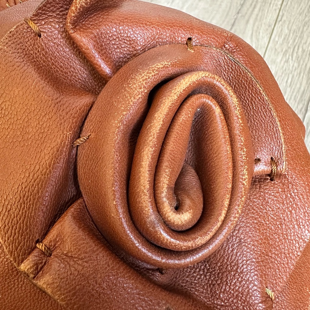 Beautiful, Leather Handbag with Floral Design - Picture 7 of 15